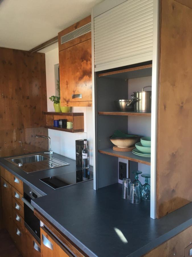 קובורג Tiny House Im Seecontainer Mit Parkplatz, Glasfaser, Netflix, Veranda Und Gehobener Ausstattung מראה חיצוני תמונה