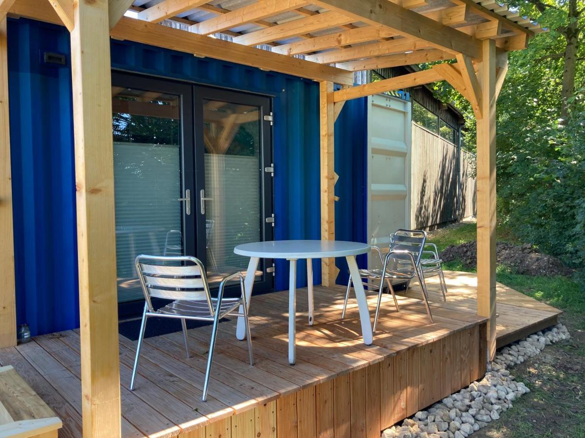 קובורג Tiny House Im Seecontainer Mit Parkplatz, Glasfaser, Netflix, Veranda Und Gehobener Ausstattung מראה חיצוני תמונה