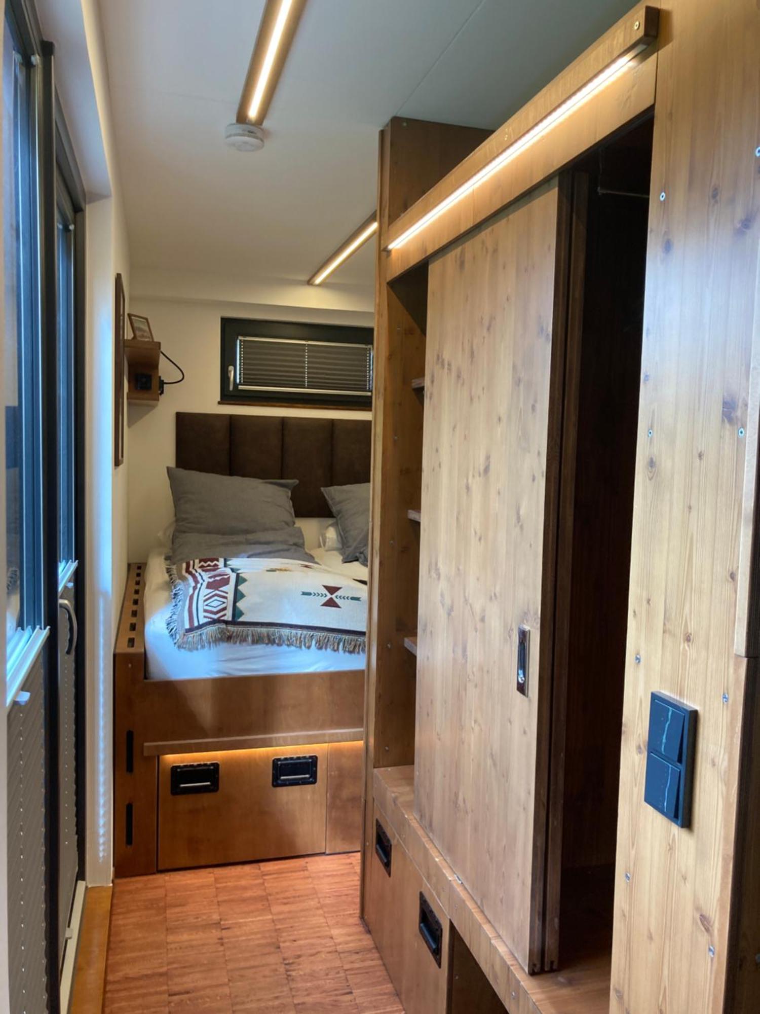 קובורג Tiny House Im Seecontainer Mit Parkplatz, Glasfaser, Netflix, Veranda Und Gehobener Ausstattung מראה חיצוני תמונה