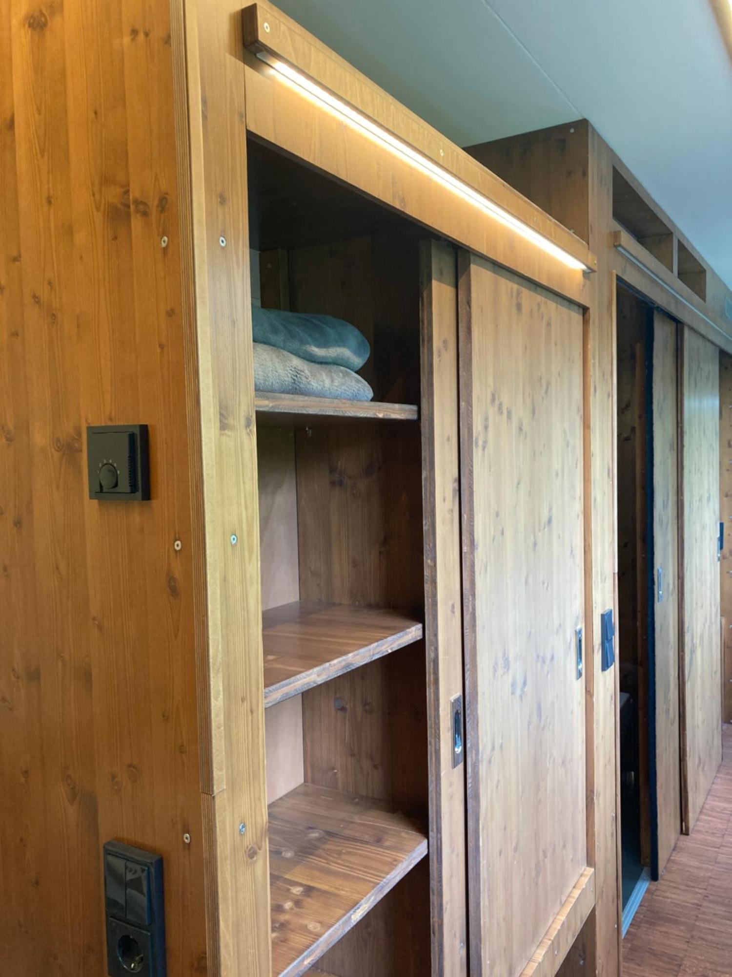 קובורג Tiny House Im Seecontainer Mit Parkplatz, Glasfaser, Netflix, Veranda Und Gehobener Ausstattung מראה חיצוני תמונה